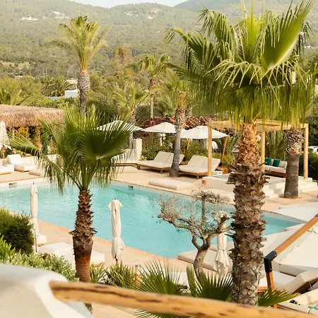 Petunia Ibiza, A Beaumier (adults Only) 5*