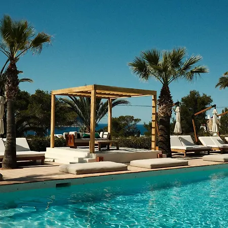 Petunia Ibiza, A Beaumier (adults Only) 5*