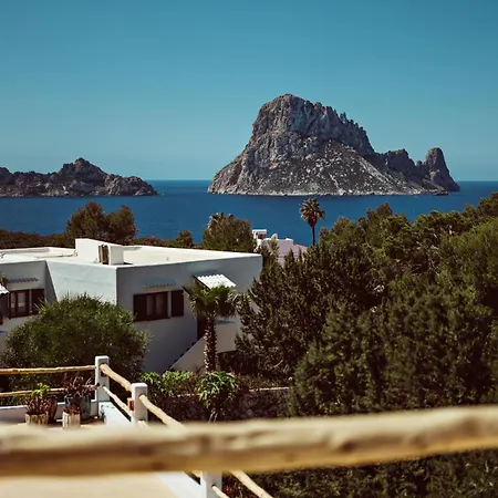 Petunia Ibiza, A Beaumier (adults Only)
