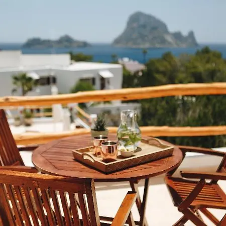 Petunia Ibiza, A Beaumier (adults Only) 5*
