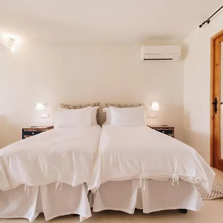 Petunia Ibiza, A Beaumier (adults Only) 5*